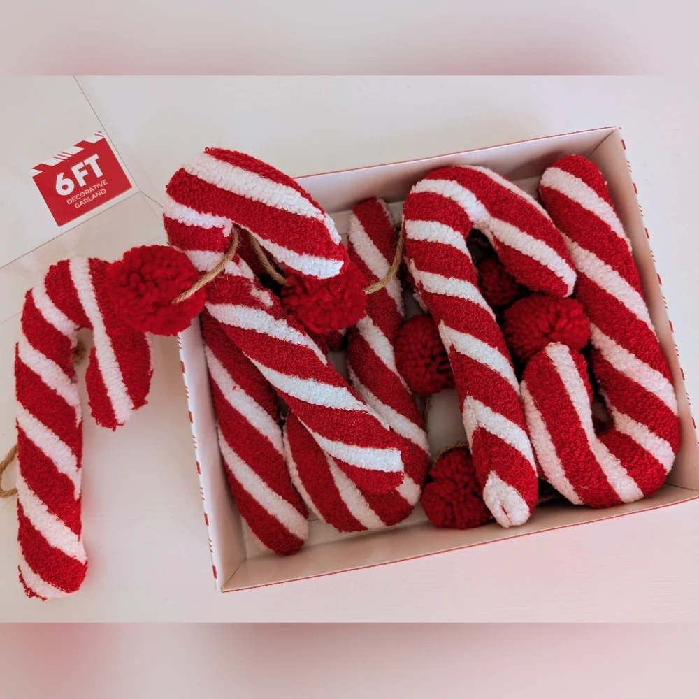 NIB Large Cozy Candy Cane Christmas Garland 6 FT Peppermint Holiday Gingerbread